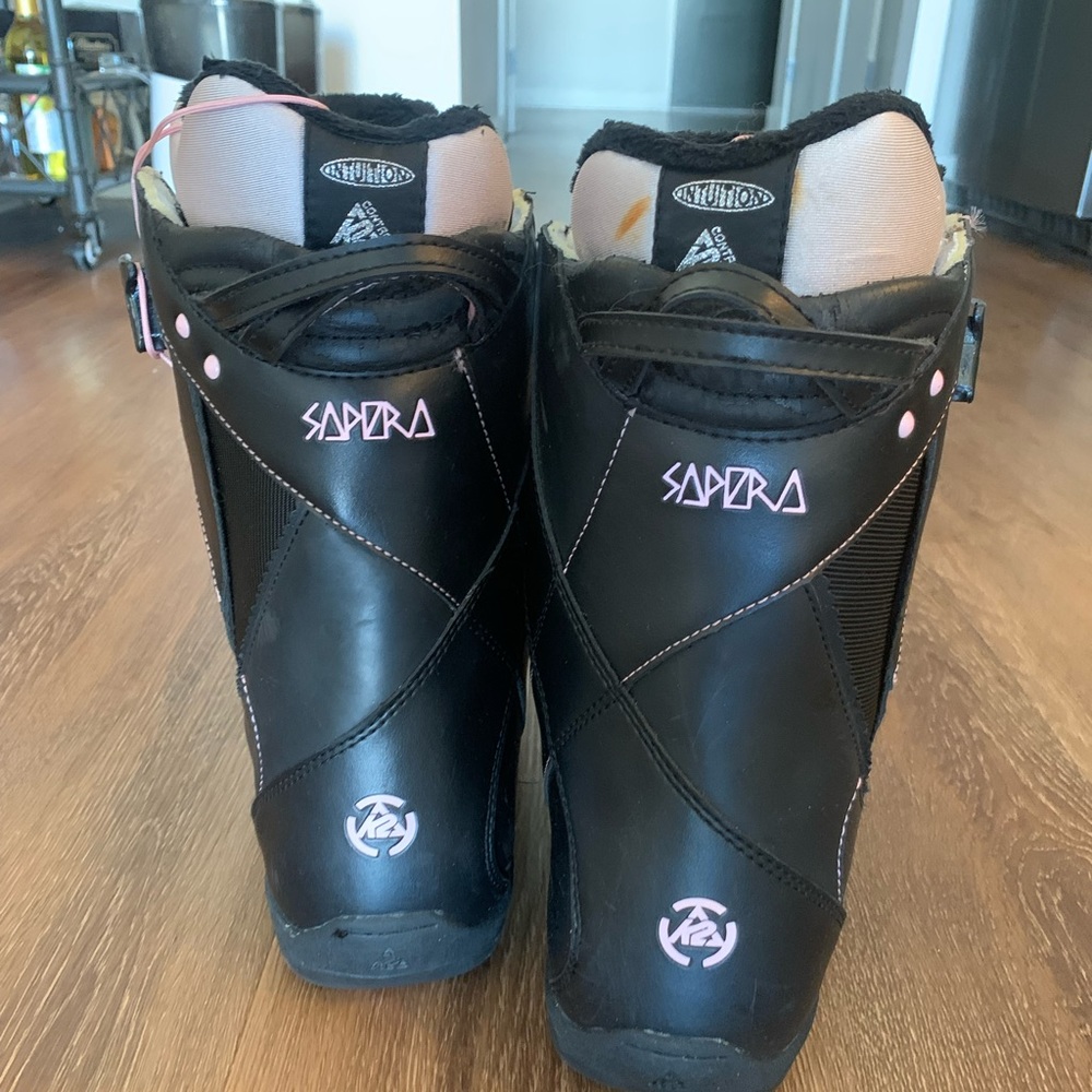 Women’s Snowboarding Boots Size 8.5